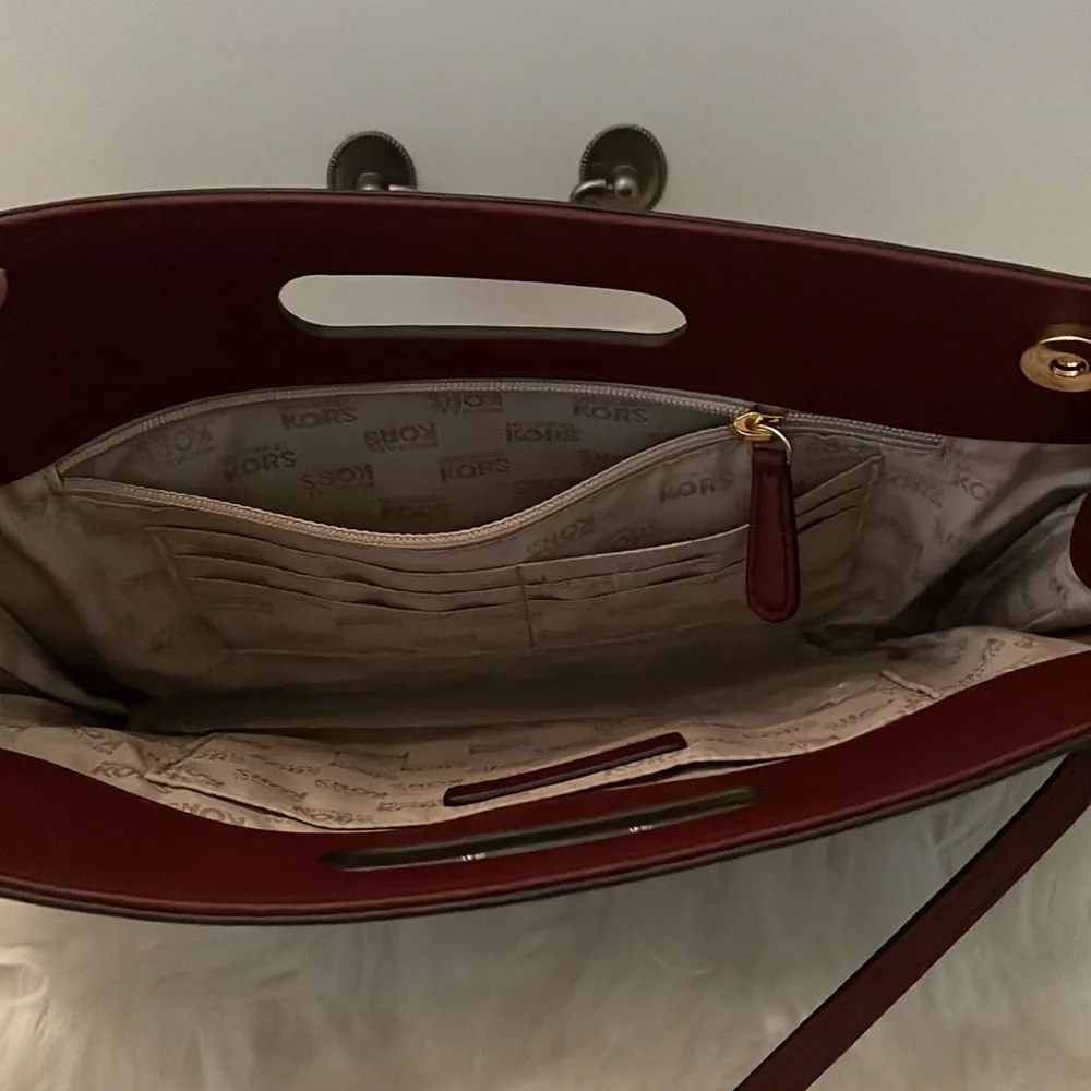 Michael Kors Clutch with strap - Picture 3 of 14